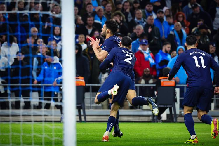 铜梁龙李镇全谈冲超：有这么多人支持我们，为什么不能冲超？（铜梁龙李镇全：背靠众多支持，冲超为何不可？）