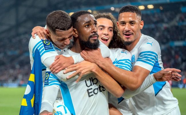 名宿：在我看来莱奥是边锋不是前锋；他配得上米兰10号球衣（名宿：莱奥是边锋而非前锋，配得上米兰10号）