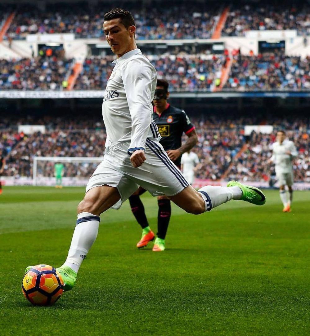 小克鲁伊夫：父亲对团队工作人员很温柔，对管理层则非常强硬（小克鲁伊夫谈父亲：对团队温和，对管理层强硬）