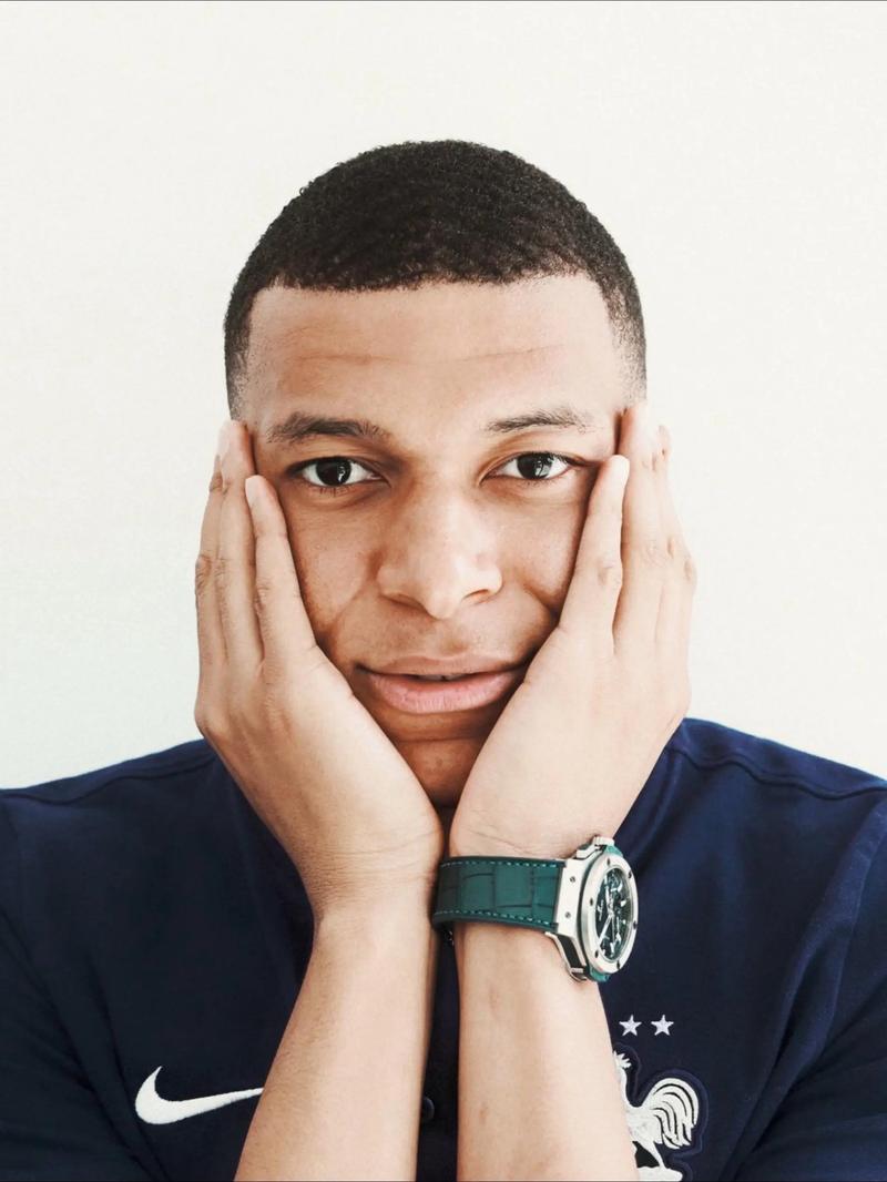 那不勒斯官方：强烈谴责阿莱格里多次辱骂我方工作人员的行为（那不勒斯官方通报：严正谴责阿莱格里屡次辱骂我方工作人员）