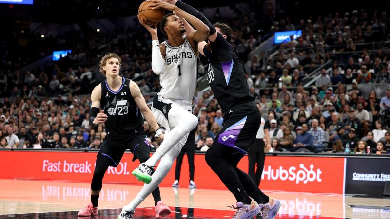 马明宇隔空给邵佳一加油：非常期待佳一率领国足走出低谷（马明宇隔空声援邵佳一：盼其率国足重振雄风）