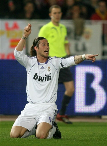 齐沃：两连败出现更衣室问题？我无需否认什么，足球总是如此（齐沃回应两连败与更衣室质疑：无需否认，足球本就如此）