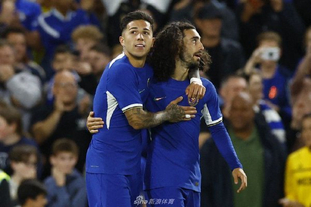 若阿根廷、葡萄牙均头名出线，梅罗有望在世界杯八强战相遇（阿根廷与葡萄牙若双双小组第一晋级，梅罗或在世界杯八强相逢）