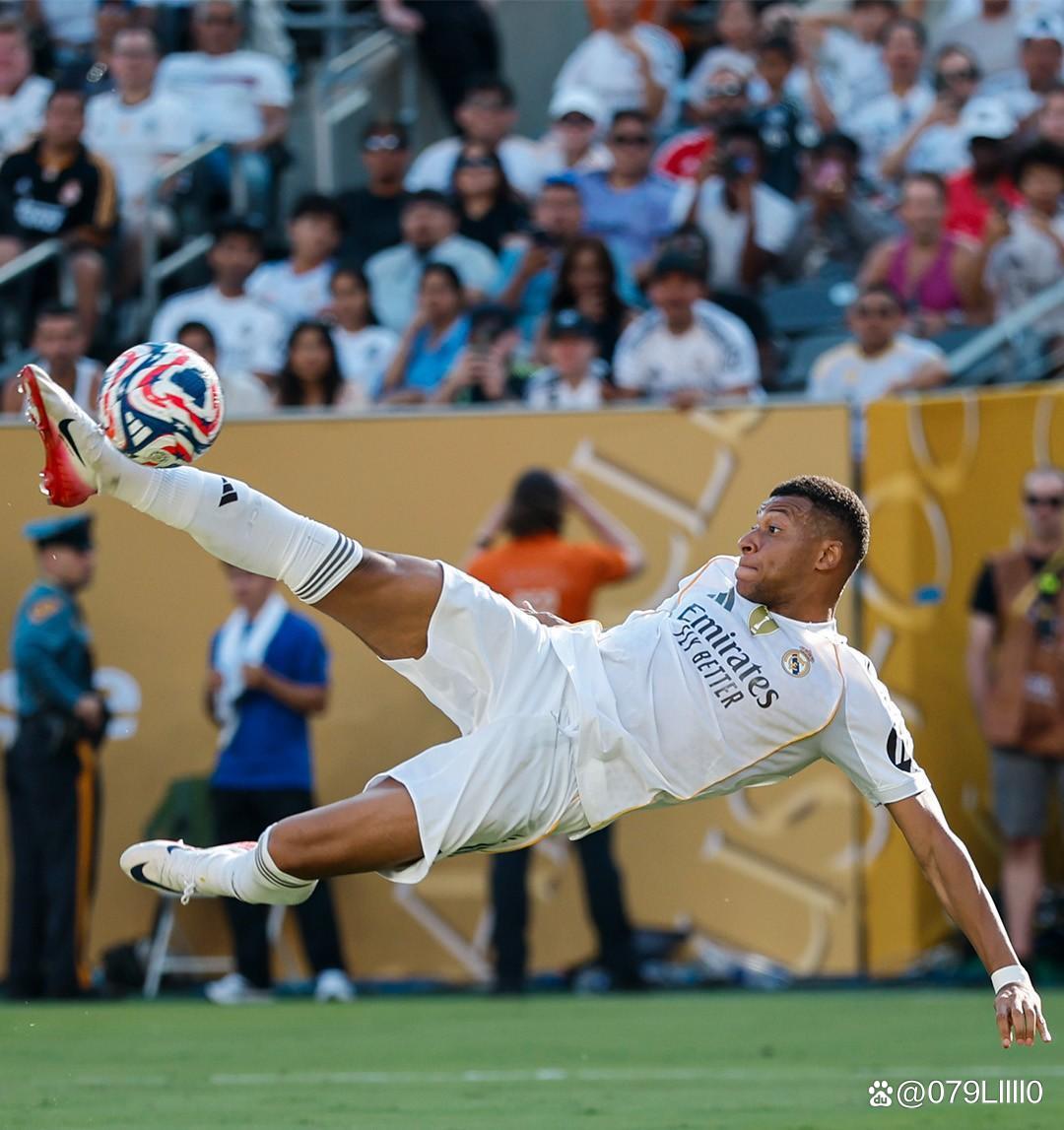 埃梅加：很荣幸完成荷兰队首秀，明年能入选世界杯大名单就知足（埃梅加：荣幸迎来荷兰队首秀，若明年入选世界杯名单已心满意足）