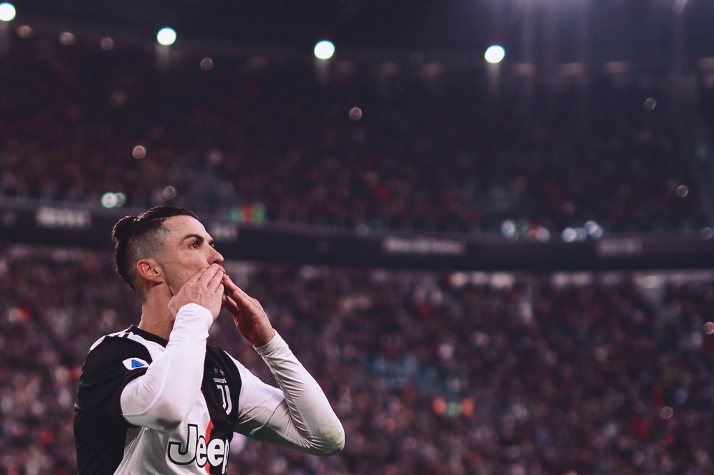 阿莫林：刚去葡体也被人说顶多撑3个月，我不喜欢频繁换球队（阿莫林：初到葡体有人断言我撑不过三个月，我不愿频繁换队）